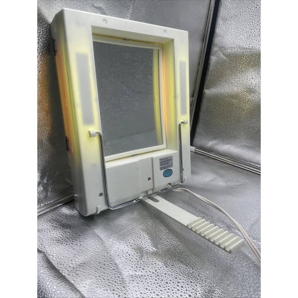 VINTAGE‎ FREE N' EASY LIGHTED TABLETOP ELECTRIC MAKEUP MIRROR MODEL 306-NAN LAMP